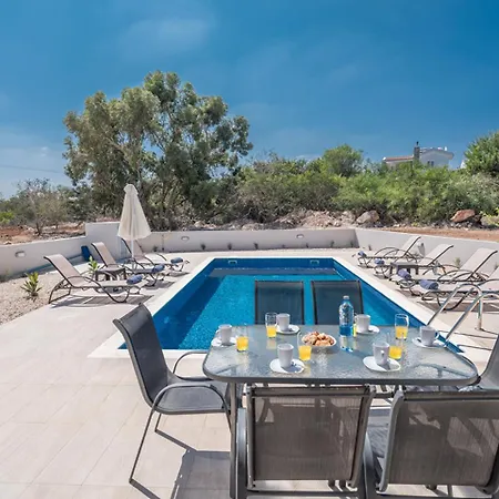 Villa Beautiful 5 Star Holiday In A Prime Location In Protaras, Book Early To Secure Your Dates, 1250 Protaras